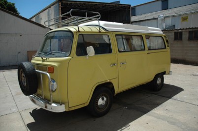collected 16-10-10 by the Dickinsons of Cornwall* 1974 RIght hand Drive Vw camper van.