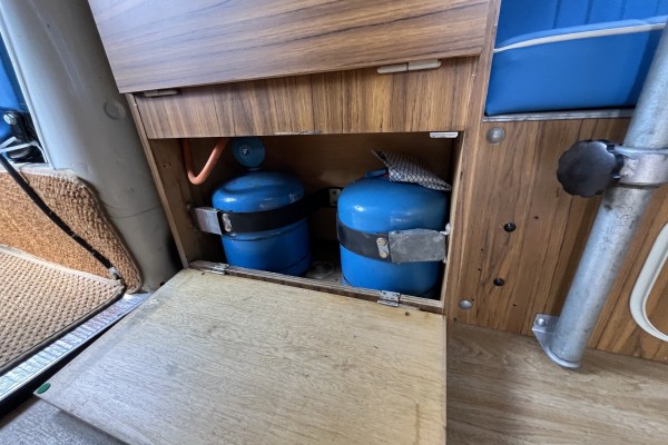 1973 Volkswagen Westfalia &ndash; Twin Gas Bottle Storage