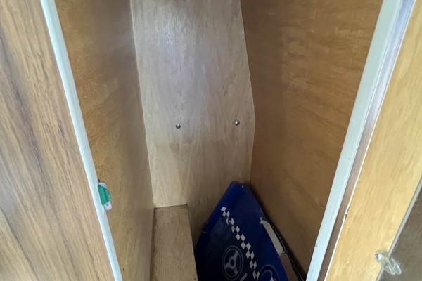 1973 Volkswagen Westfalia &ndash; Interior Wardrobe Storage