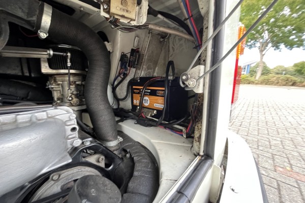 1973 Volkswagen Westfalia &ndash; Engine-Bay Starter Battery