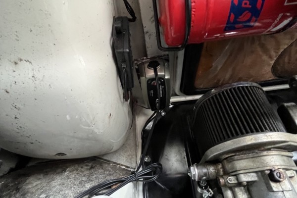 1973 Volkswagen Westfalia &ndash; Engine-Bay Fire Suppression Detail