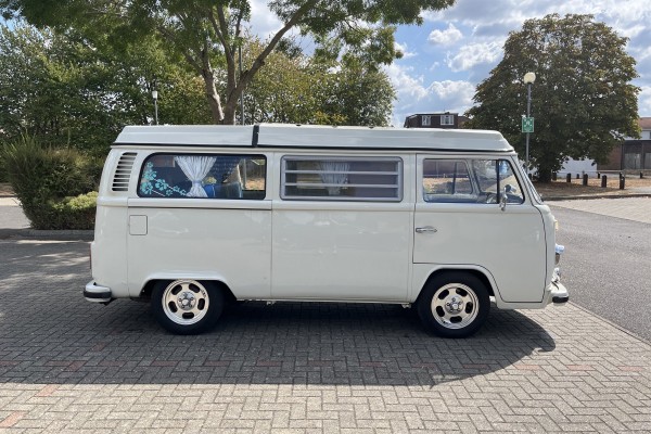 1973 Volkswagen Westfalia &ndash; Offside Profile