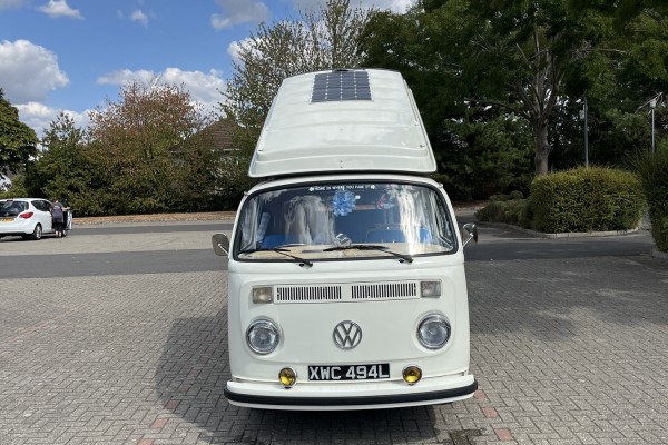 1973 Volkswagen Westfalia &ndash; Front View with Pop-Top Raised